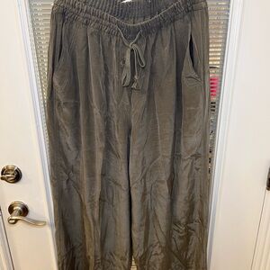 Zara Women's Olive Drawstring Joggers